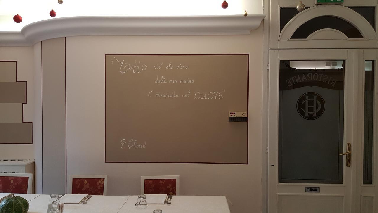 Hotel Ristorante Centrale Vestone Buitenkant foto