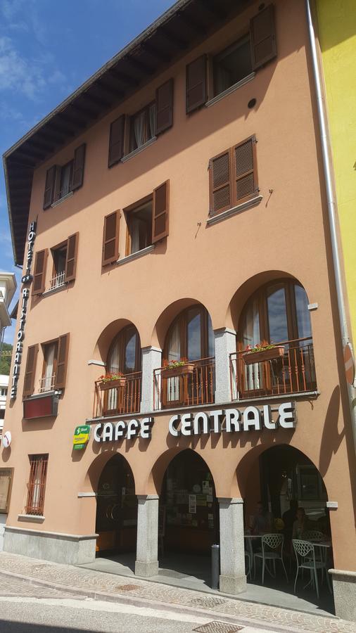 Hotel Ristorante Centrale Vestone Buitenkant foto