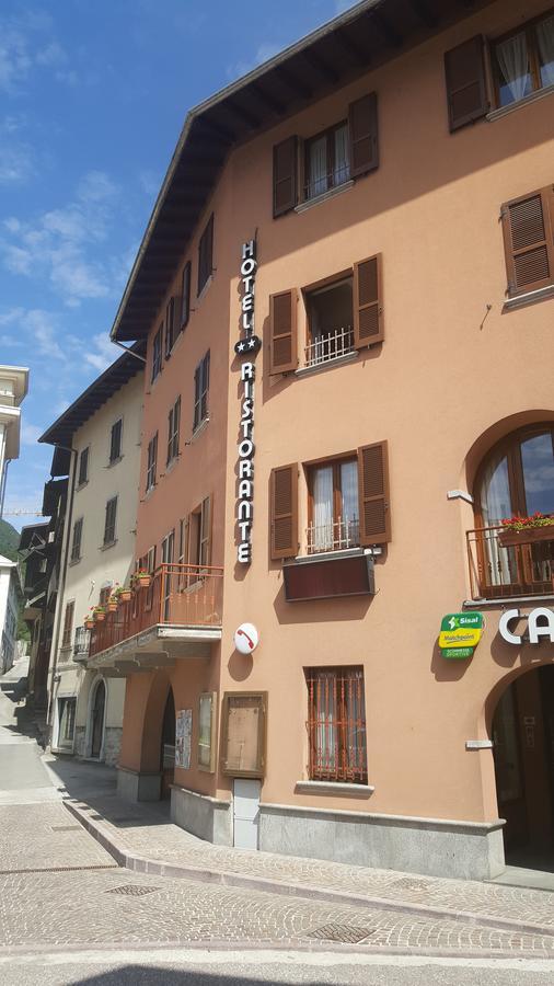 Hotel Ristorante Centrale Vestone Buitenkant foto