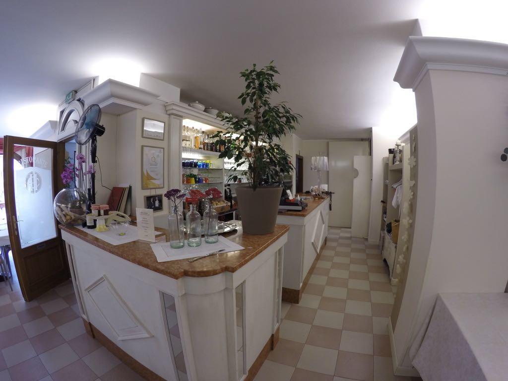 Hotel Ristorante Centrale Vestone Buitenkant foto