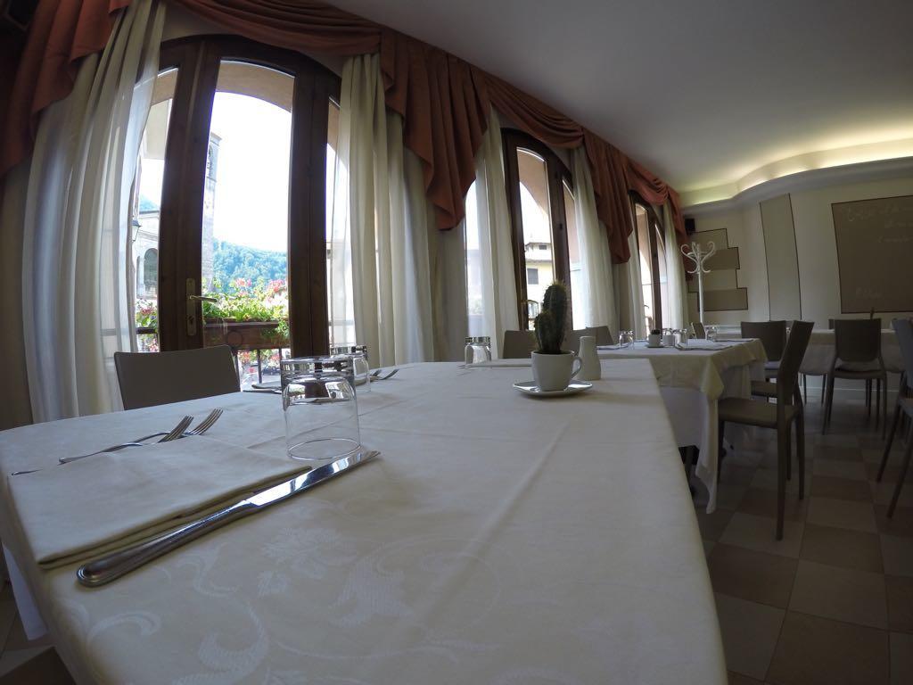 Hotel Ristorante Centrale Vestone Buitenkant foto